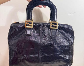 Borsa a mano vintage Fendi da donna in pelle verniciata nera con manico FF