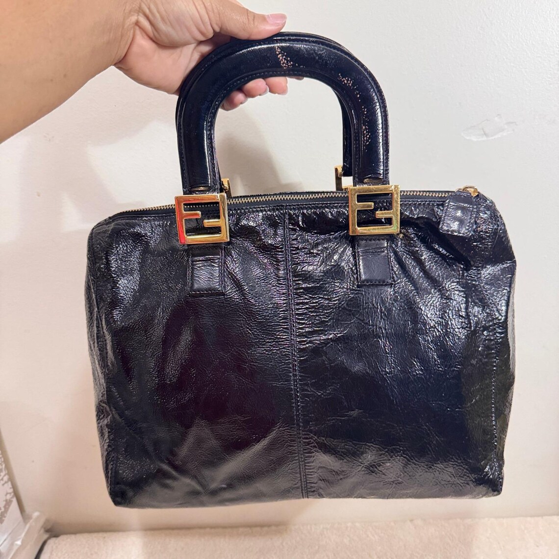 Vintage Fendi Women's Black Patent Leather FF Handle Handbag, foto 3 di 5