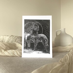 Carte de voeux imprimée lino mouton et agneau, linogravure originale imprimée à la main printemps été, cartes pour elle, idées cadeaux, anniversaire, animaux