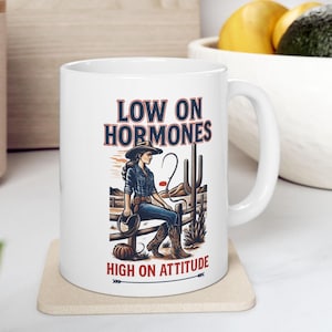 Lustige Wechseljahre Becher Geschenke für Frauen, Wechseljahre Tasse Geschenk für Sie, Wechseljahre lustige Geschenke für Mutter Kaffeetasse Geschenk, niedriger Ösrogen Humor