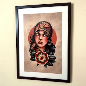 Estampado tradicional Mujer con rosa