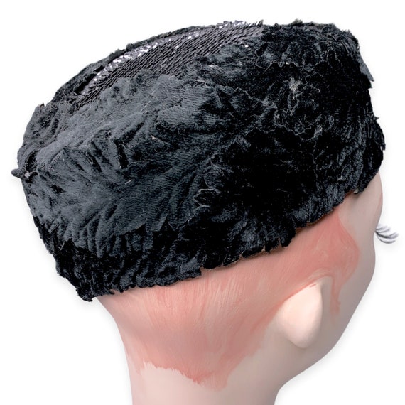 Vintage 40s Black Velvet Leaf Sequin Skull Cap Pi… - image 4