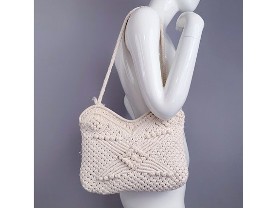 Vintage 1970s Ivory Crochet Macrame Knit Large Sho