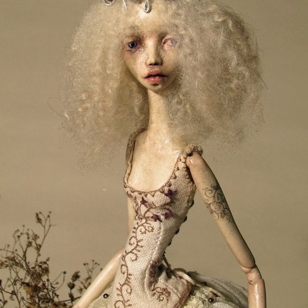 Dirvolira a unique ball jointed art doll