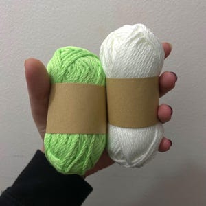 Glow in the Dark Yarn – Perfect for Unique Crochet & Knitting Projects, Soft and Luminous Fiber, Ideal for Amigurumi, Blankets and More!