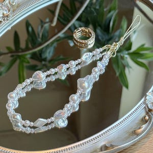 Baroque Pearl Phone Charm: Rhinestone Detail, Vintage Style