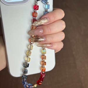 Breloque pour téléphone arc-en-ciel, dragonne de téléphone en perles, brillant comme du cristal, dragonne de coque de téléphone, cube de cristal coloré, cadeau de fête des mères, cadeaux d'anniversaire