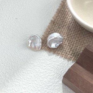 Baroque Pearl Petal Earrings Pearls Earrings, Pearl Stud Earrings, Pearl bridal earrings, Irregular pearl earrings