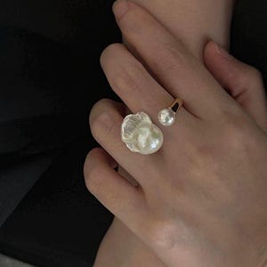 Statement Baroque Pearl Ring | Adjustable Gold Ring with Freshwater Pearls | Modern Open Ring