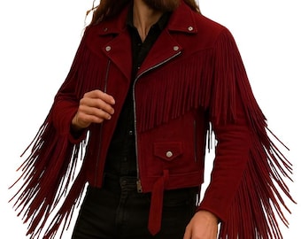 Chaqueta de ante rojo con flecos para hombre: estilo vaquero y motero vintage.