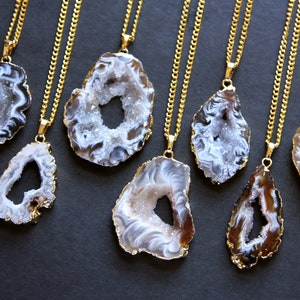 Gold Coated Agate Slice Pendant Necklaces - Natural Quartz Stone Gemstone Raw Rough Druzy Crystal Small Colourful Colorful Black White Brown