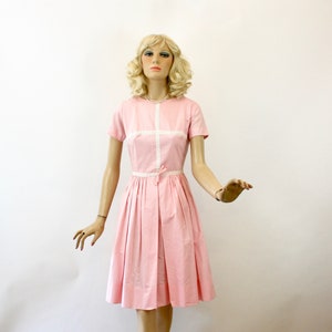 60s Day Dress Pink Cotton & Lace Fitted Bodice Full Flirty Skirt by Helen Whiting Size Small Bust 36