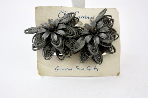 50s Flower Earrings NOS Large Silver Grey  Plasti… - image 2