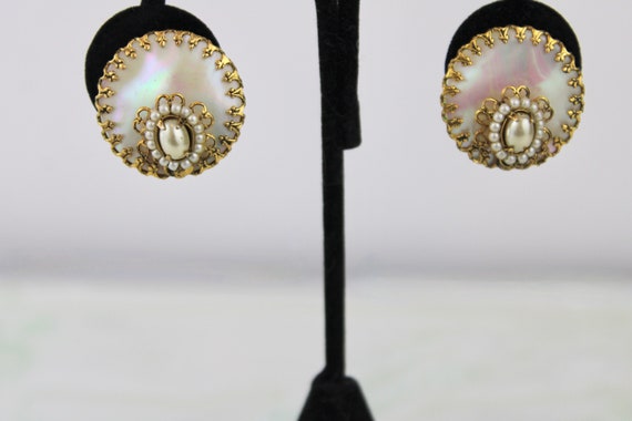 Vintage Pearl & Gold Earrings Round MOP Shell Scr… - image 3