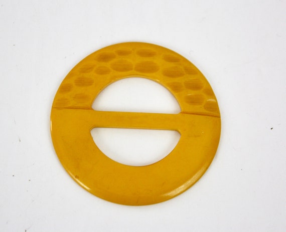 40s Bakelite Belt Buckle  Yellow Carved Bakelite … - image 4