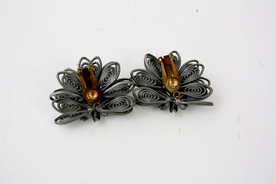 50s Flower Earrings NOS Large Silver Grey  Plasti… - image 6