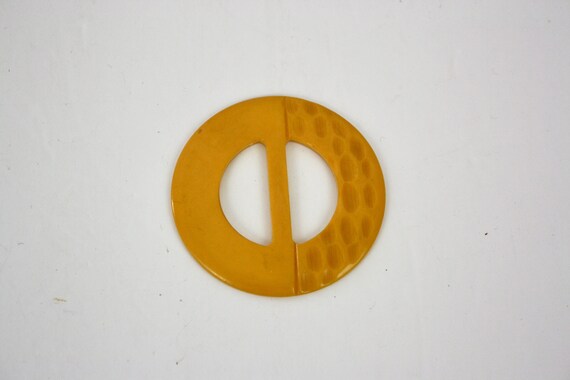 40s Bakelite Belt Buckle  Yellow Carved Bakelite … - image 2