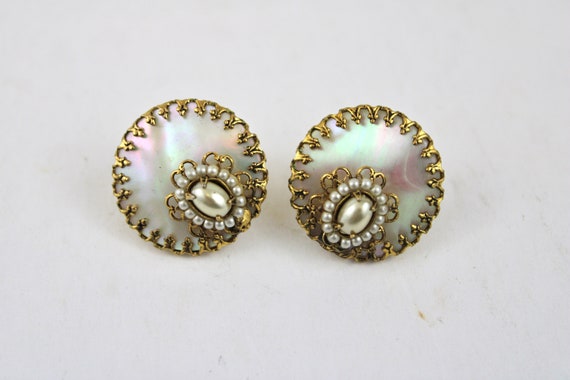 Vintage Pearl & Gold Earrings Round MOP Shell Scr… - image 4