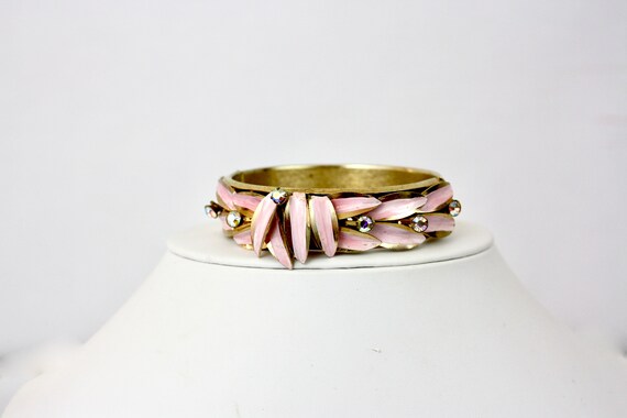 Vintage 50s  Bracelet Gold Metal w Pink Enamel Le… - image 4