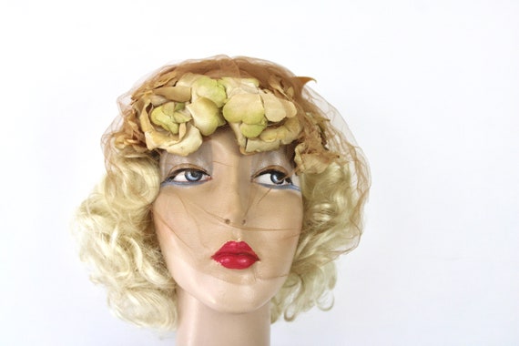 50s Silk Floral Veil Hat Green & Light Brown Tull… - image 1