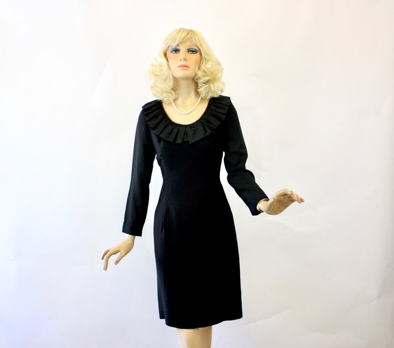 cocktail dresses for small bust