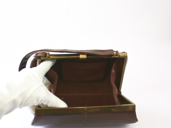 50s  Box Purse Small Brown Lizard Skin Barrel Sha… - image 10