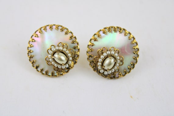 Vintage Pearl & Gold Earrings Round MOP Shell Scr… - image 1
