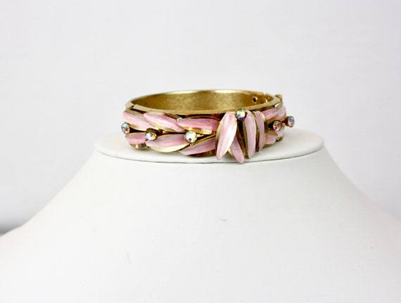 Vintage 50s  Bracelet Gold Metal w Pink Enamel Le… - image 2