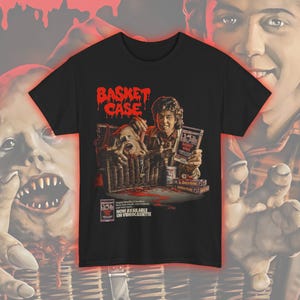 Maglietta Basket Case, maglietta unisex, maglietta grafica, maglietta vintage, maglietta retrò, maglietta casual, convention horror, maglietta di Halloween, serata cinema VHS