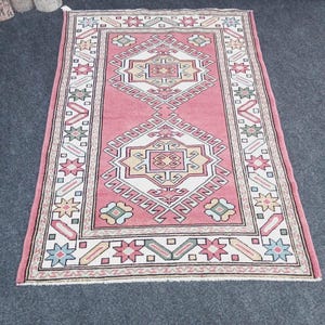 Vintage Pink Beige Rug 3x5 Ft – Turkish Small Area Rug, Boho Living Room Carpet, Soft Distressed Washable Rug, Neutral Home Decor
