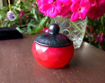 Stunning multi faceted trinket dishes.  Striking colors, with undeniable charm. Perfect for anyone, any occasion, and home.  Perfect gift.