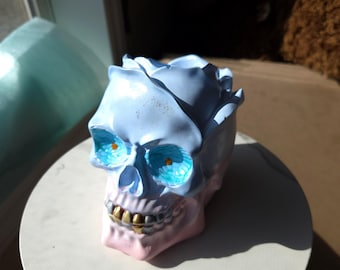 Handmade Resin Skull with Blue Eyes & Metallic Gold Teeth – Unique Gothic Home Decor, Alternative Art, Halloween Decoration