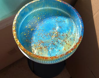 Ocean-Inspired Resin Tray – Handmade Blue & Gold Round Decorative Dish with Glitter – Coastal Home Decor, Jewelry Holder, Gift