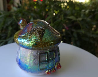 Handmade Resin Mushroom Decor – stash box. Whimsical Fairycore Aesthetic, Cottagecore Fantasy Toadstool, nature inspired.
