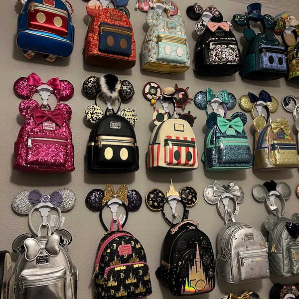 Oreilles et crochets pour équipement