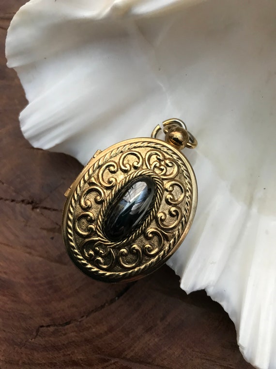 vintage avon locket perfume Gem