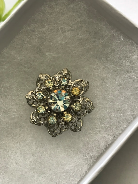 Small Vintage Rhinestone Brooch