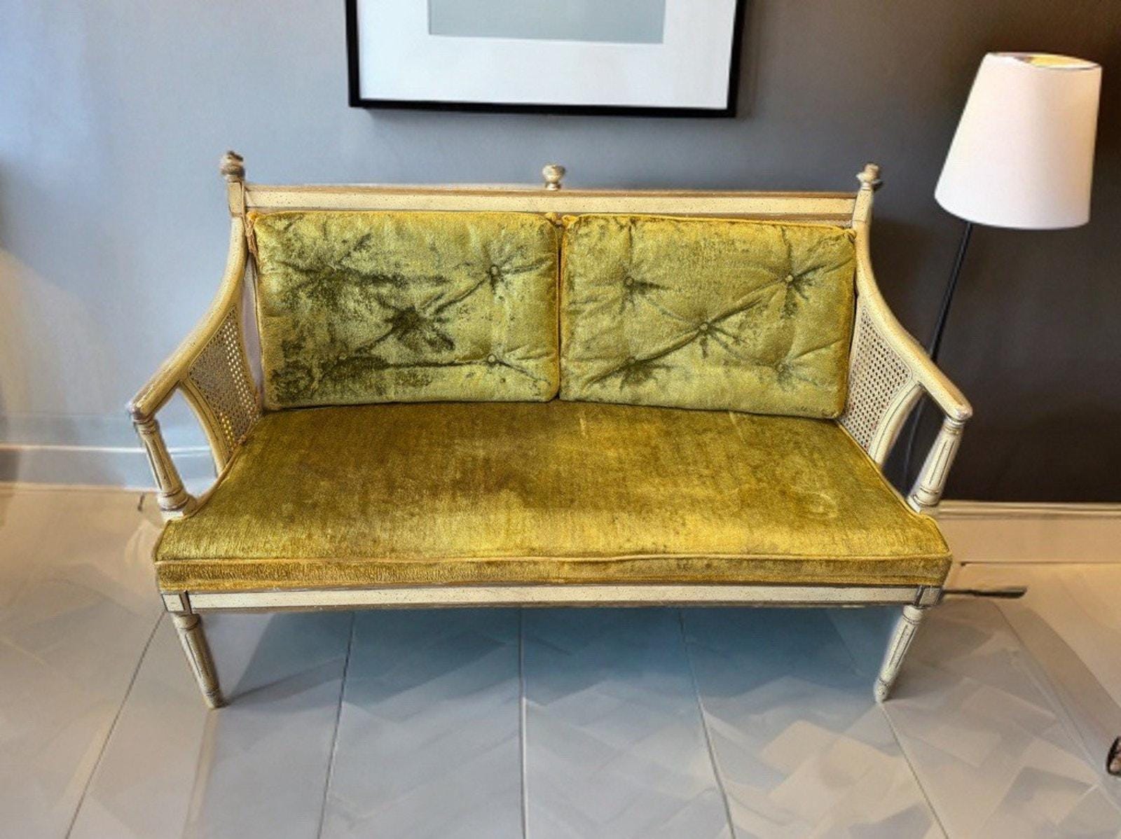 Hollywood regency ソファ　アメリカ　ビンテージ Vintage Hollywood Regency Wooden Settee Sofa – Dolphin & Flamingo