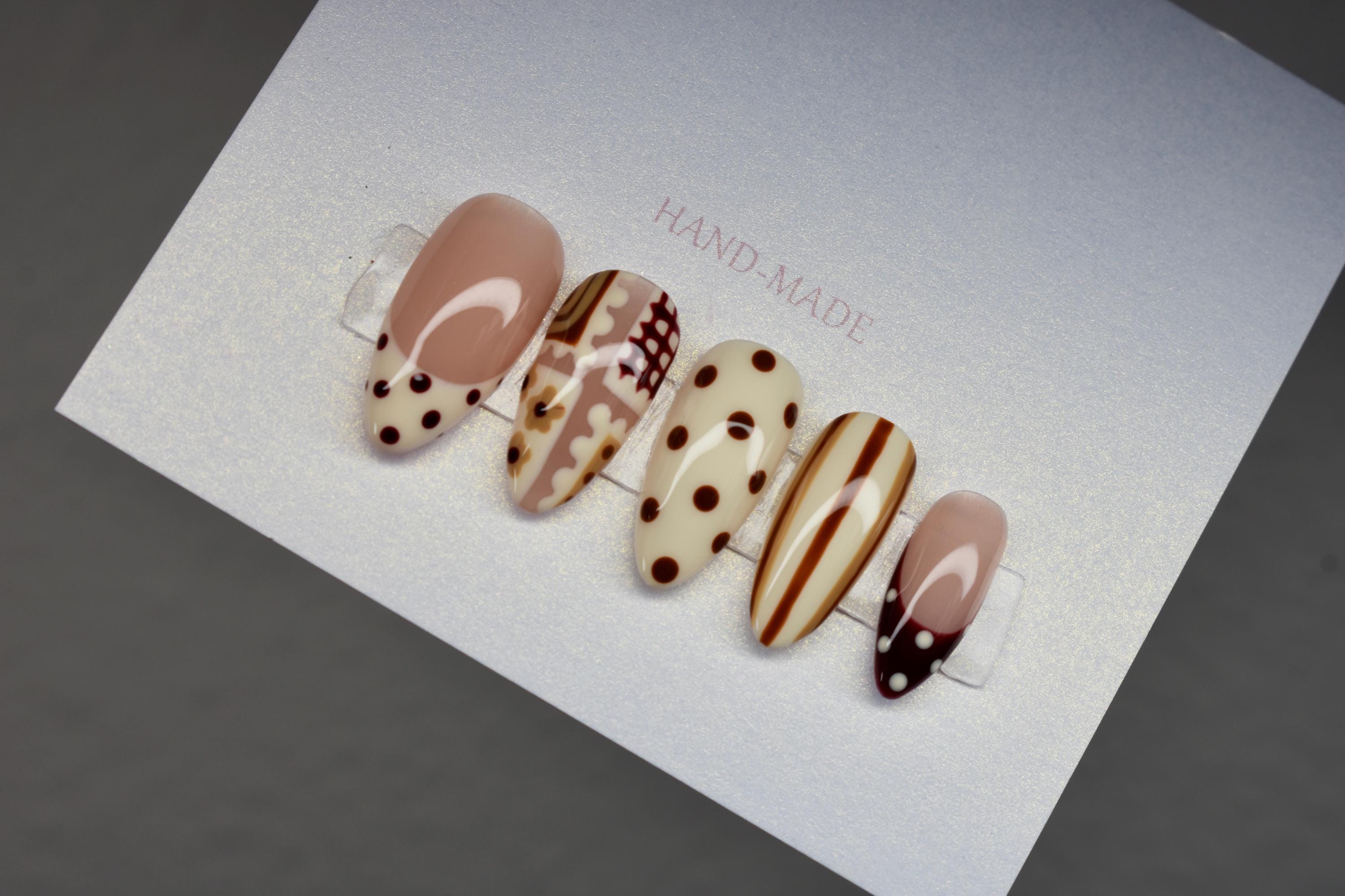 Delicate Boho Brown Nails That Inspire