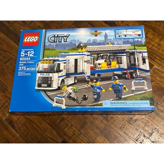 LEGO 60044 City Mobile Police Unit Building Set Police Officer Mini Figures