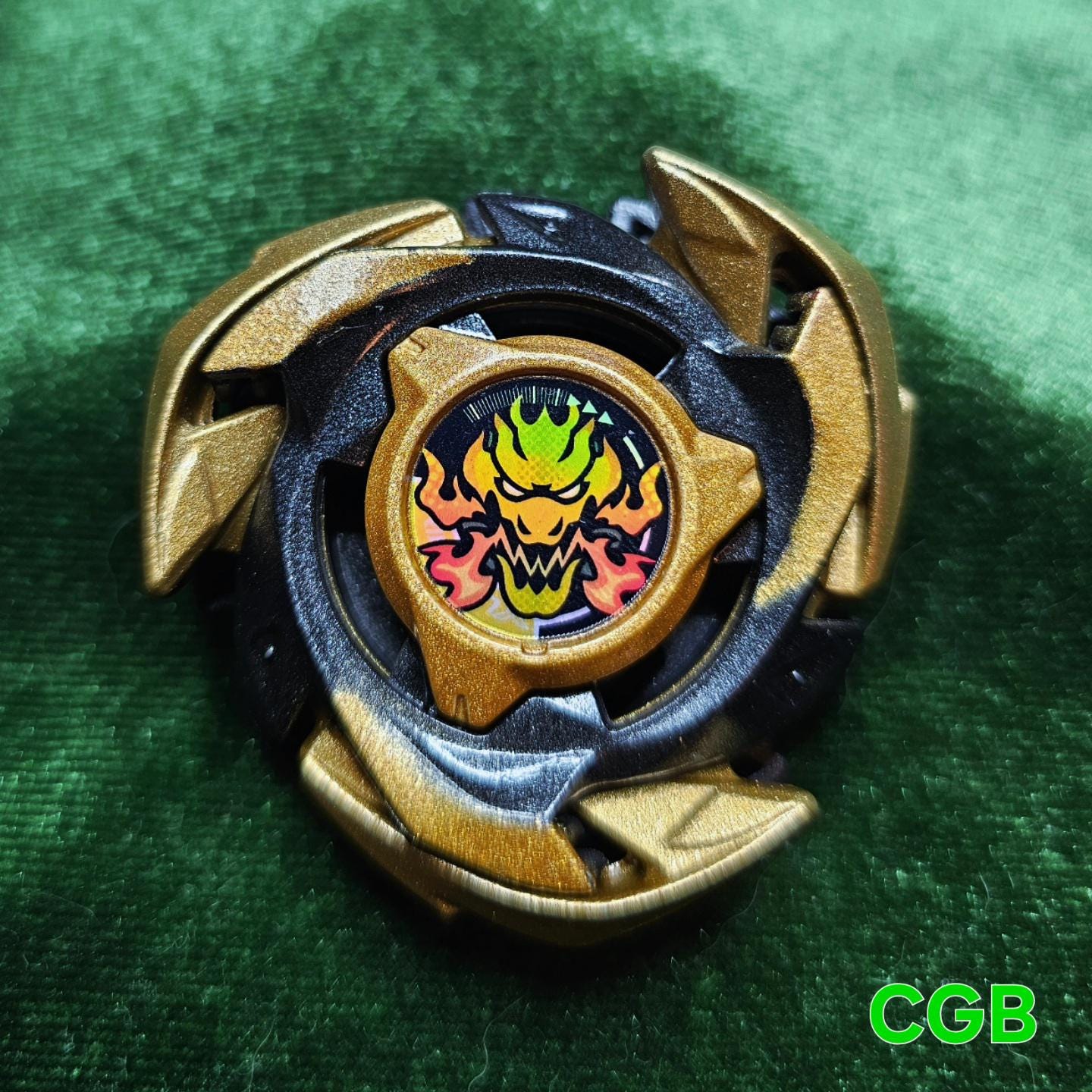 Beyblade X Takara Tomy Dran Brave Custom Metal Coat. Black and