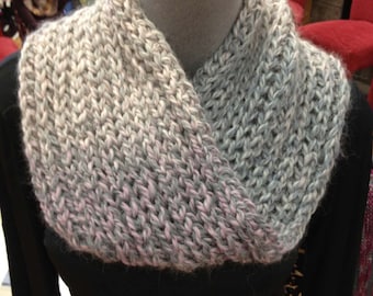 Chunky Brioche Cowl (with a Moebius Twist) Pattern