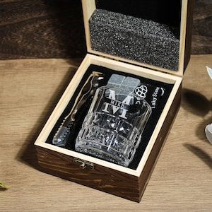 Personalized Whiskey Glass Set with Wooden Box, Whiskey Stone Set, Groomsmen Gift, Best Man Gift, Boyfriend Gift, Whiskey Gifts for Him Dad