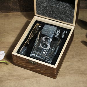 Personalized Whiskey Glass Set with Wooden Box, Whiskey Stone Set, Groomsmen Gift, Best Man Gift, Boyfriend Gift, Whiskey Gifts for Him Dad