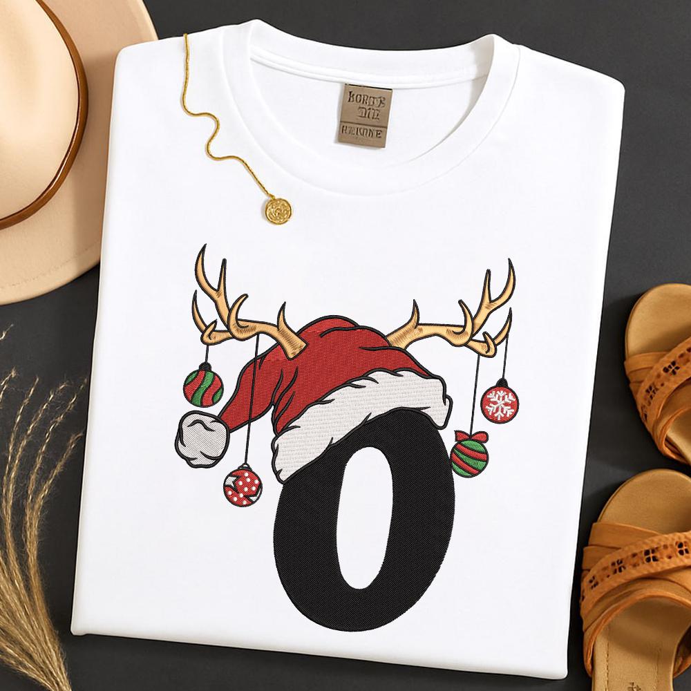 クリスマスアルファベット刺繍デザイン、サンタ帽子の文字A～Z刺繍