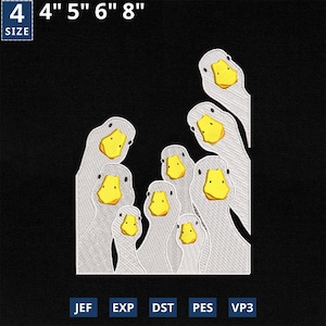 Puede incluir: Diseño bordado con un grupo de gansos con picos y ojos amarillos, sobre un fondo negro. Disponible en tamaños de 10 cm, 13 cm, 15 cm y 20 cm. La imagen también incluye la palabra "SIZE" y abreviaturas de tipos de archivo.