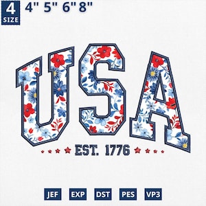 Könnte beinhalten: Gestickter Patch mit dem Wort "USA" in blauen umrandeten Buchstaben mit einem roten, weißen und blauen Blumenmuster innerhalb der Buchstaben. Der Text "EST. 1776" befindet sich unter den Buchstaben mit fünf Sternen auf jeder Seite. Der Patch ist in vier Größen erhältlich: 4", 5", 6" und 8".