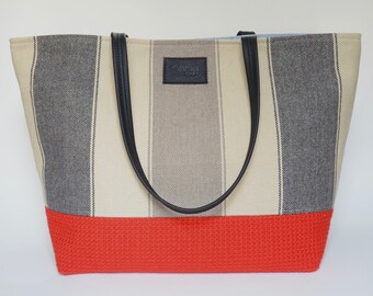Saturday tote: Black and cream stripes
