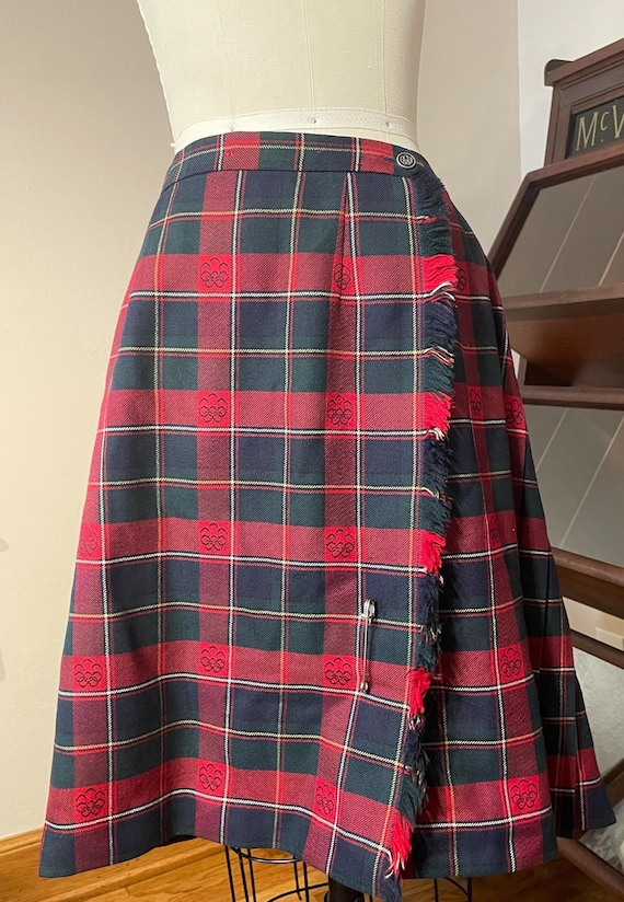 Plaid wool skirt queen 2025