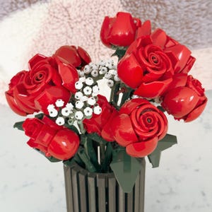 LEGO® Rose Bouquet in 3D Printed Vase | LEGO® Flowers | High Quality Centerpiece | LEGO Botanical Collection | Valentine’s Day, Anniversary